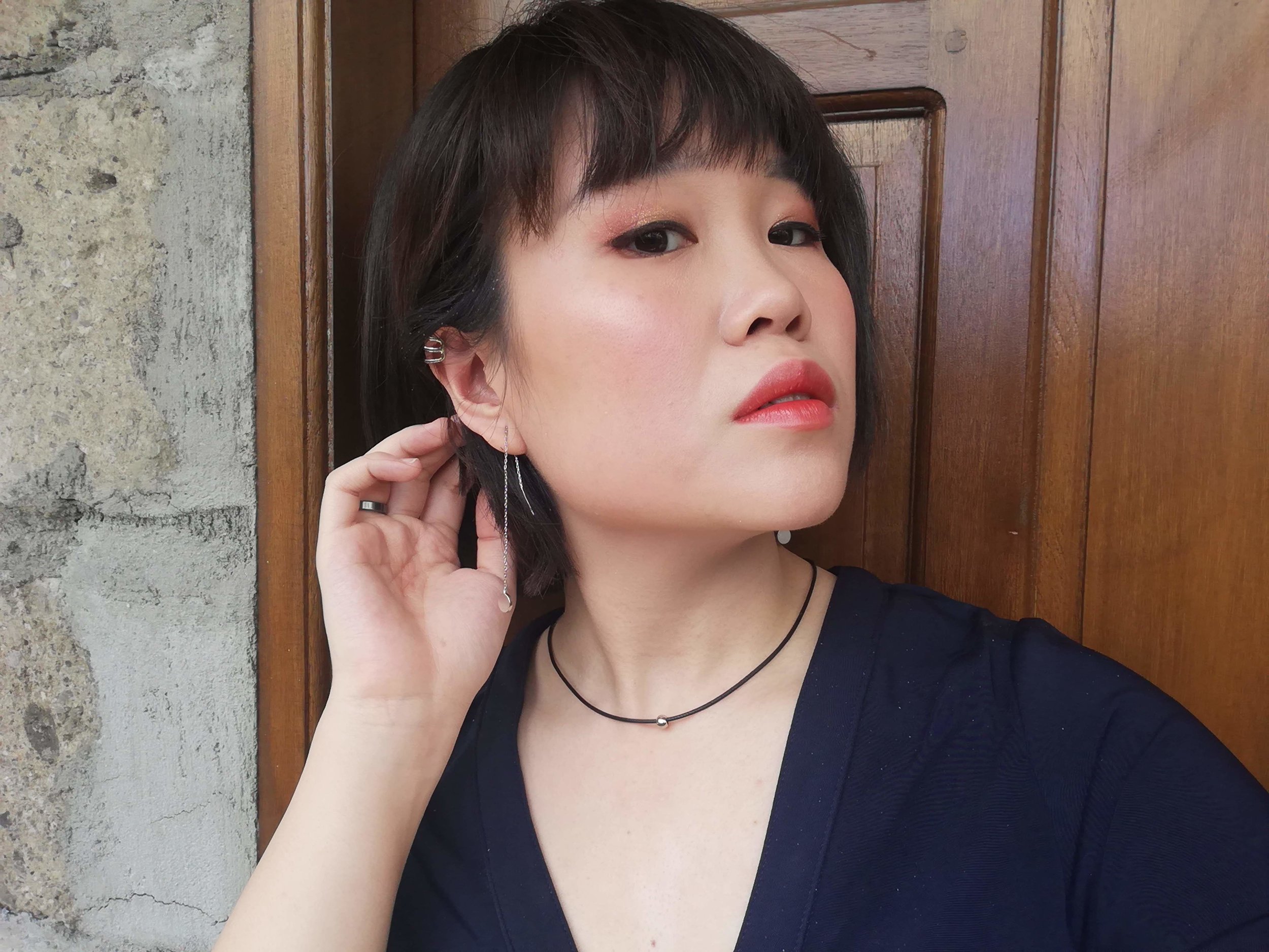 Back to wearing makeup by Day 5: I have a face base, contour, illuminator, and pigments on