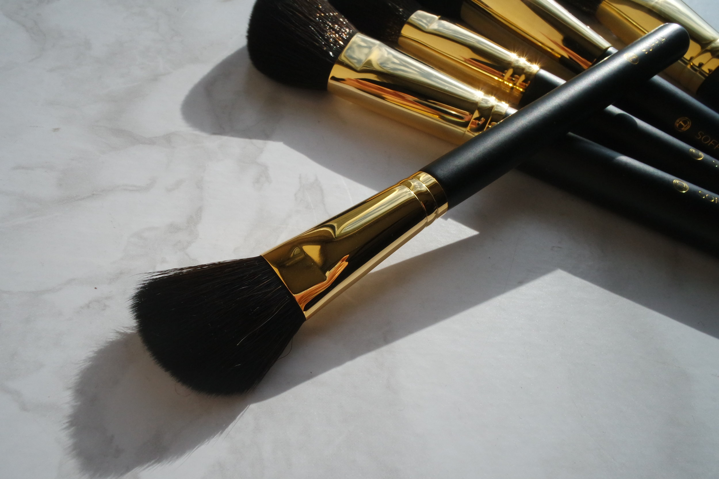 Opulence Small Cheek Brush (P1,500)