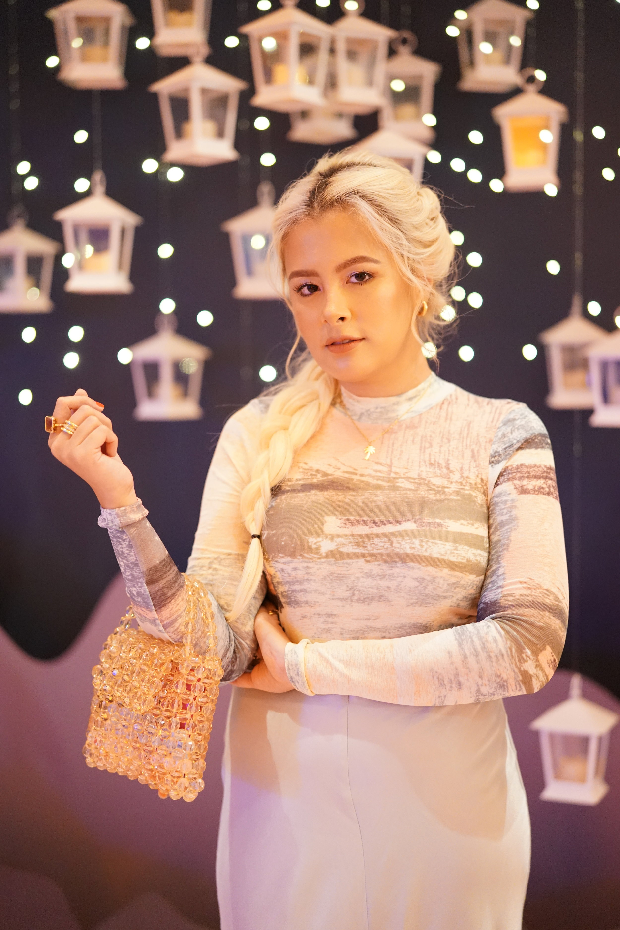 Chii Loyzaga-Gibbs as the modern day Elsa