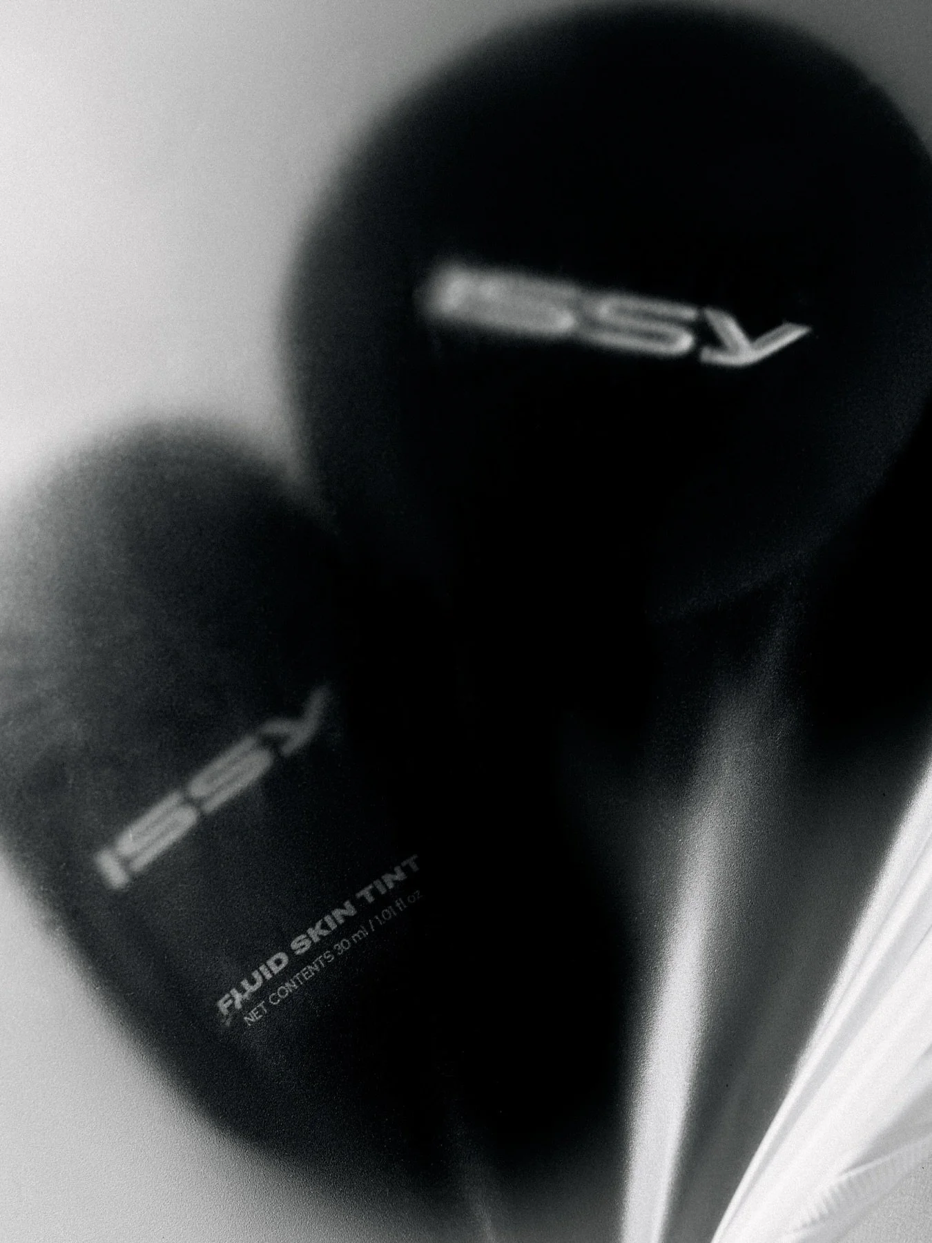09-issy-soft-focus-black-packaging.jpg