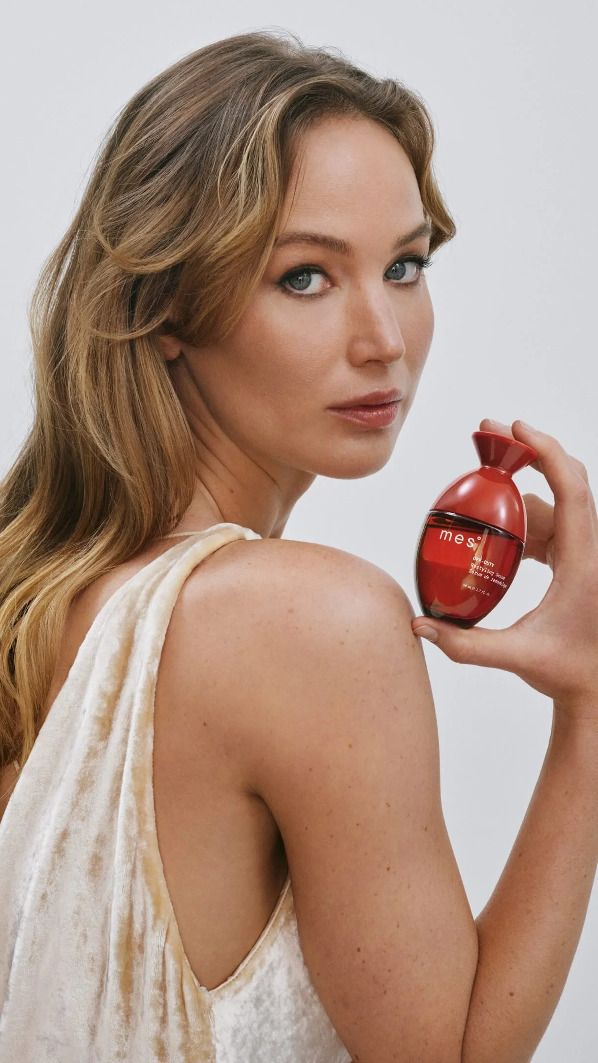 07-mes-jennifer-lawrence-with-product.jpg