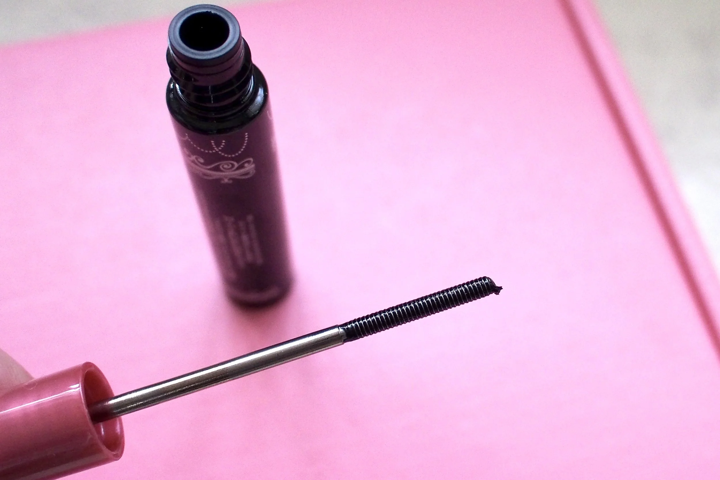 Canmake Metalook Mascara Volume Look