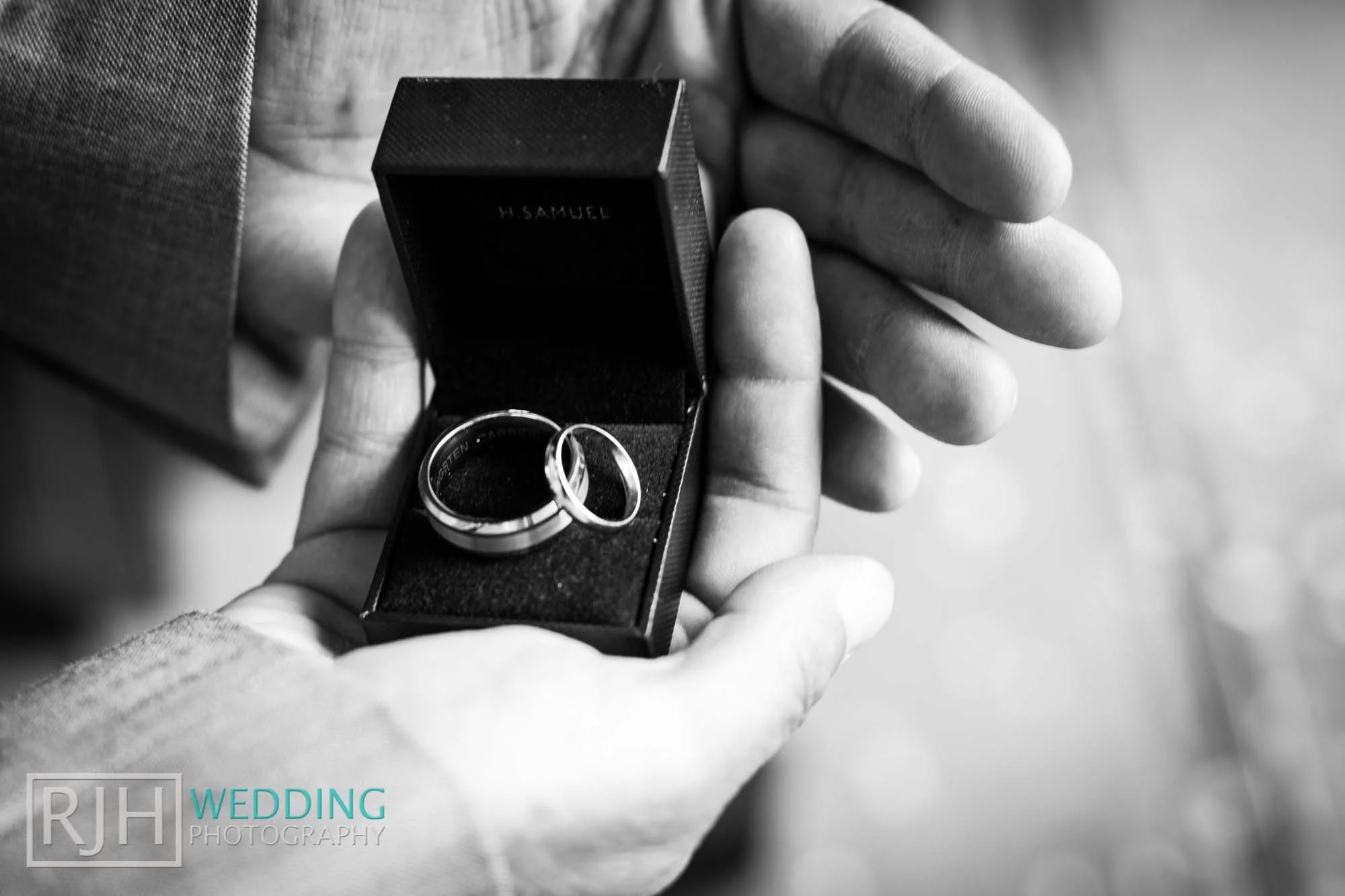 Sheffield City Hall_Ellis Wedding_143_IMG_4173.jpg