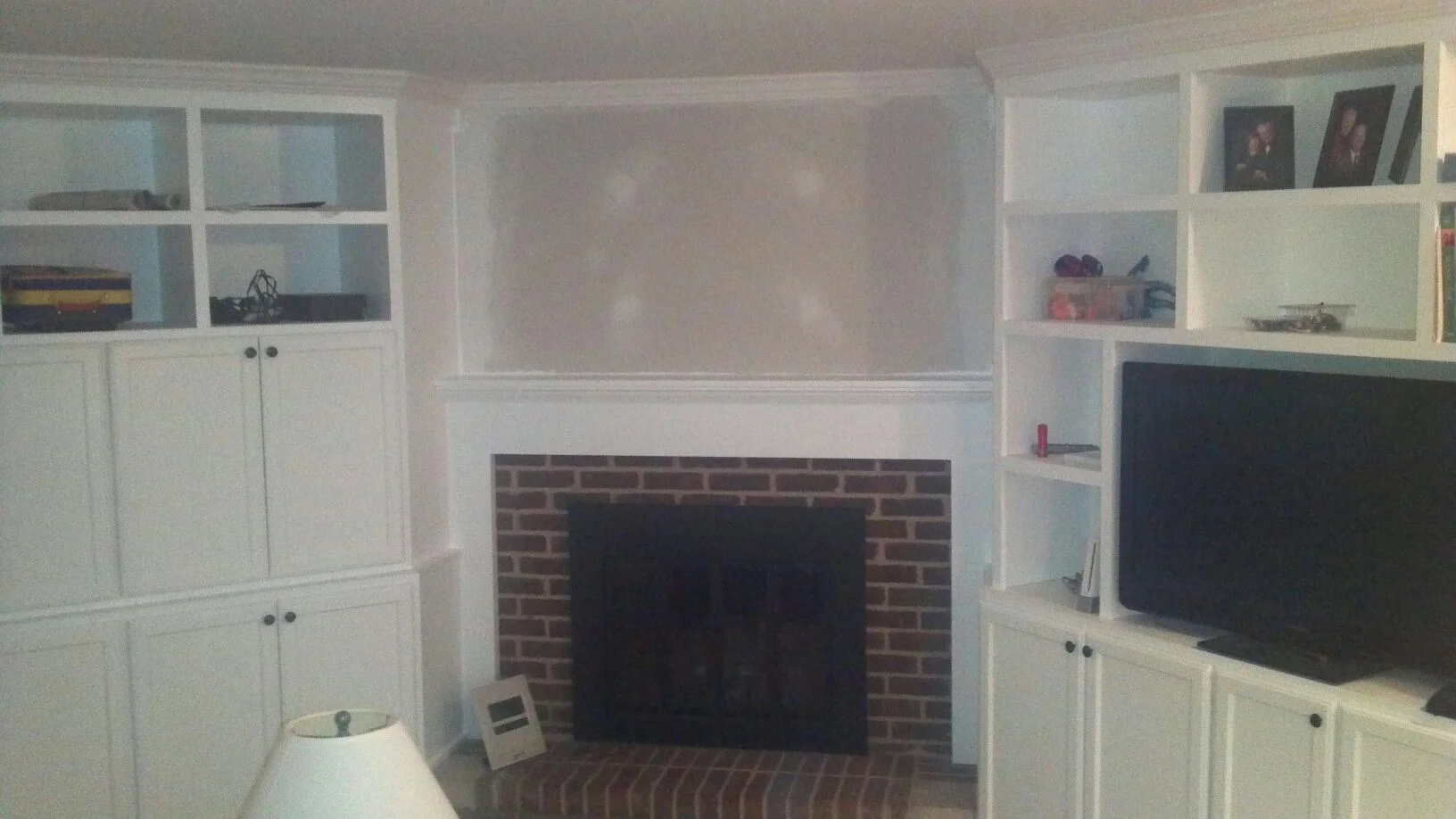  Empty wall space turns into custom storage 