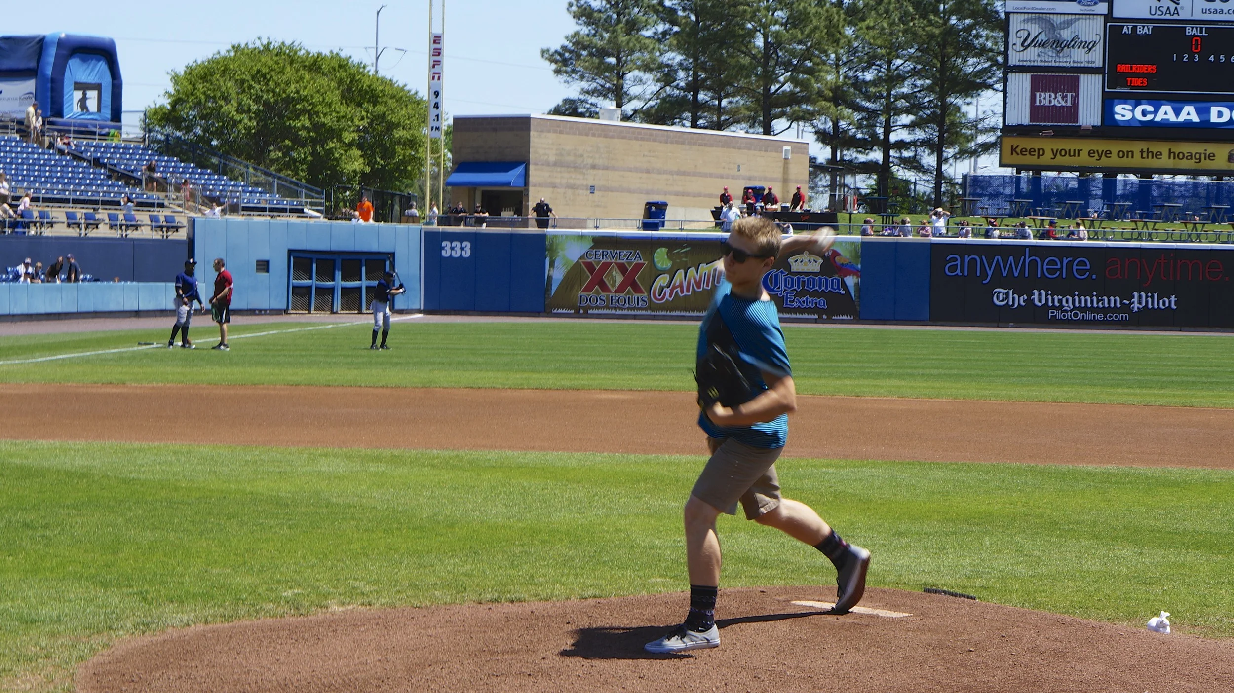 HRC at Tides Game 2014 5685.jpg