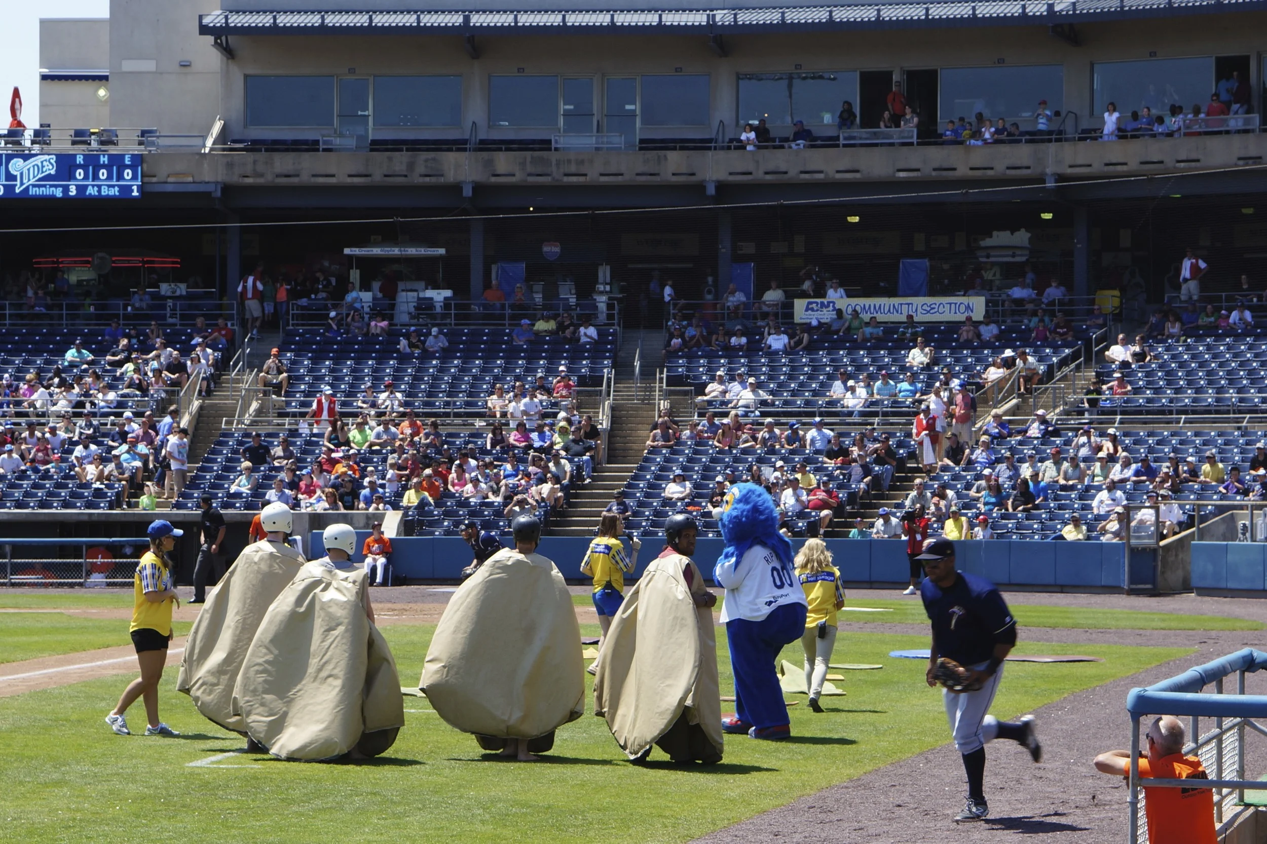 HRC at Tides Game 2014 5789.jpg
