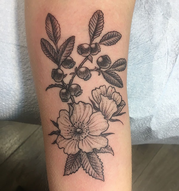 erik gillespie black and grey line work flowers tattoo-min.jpg