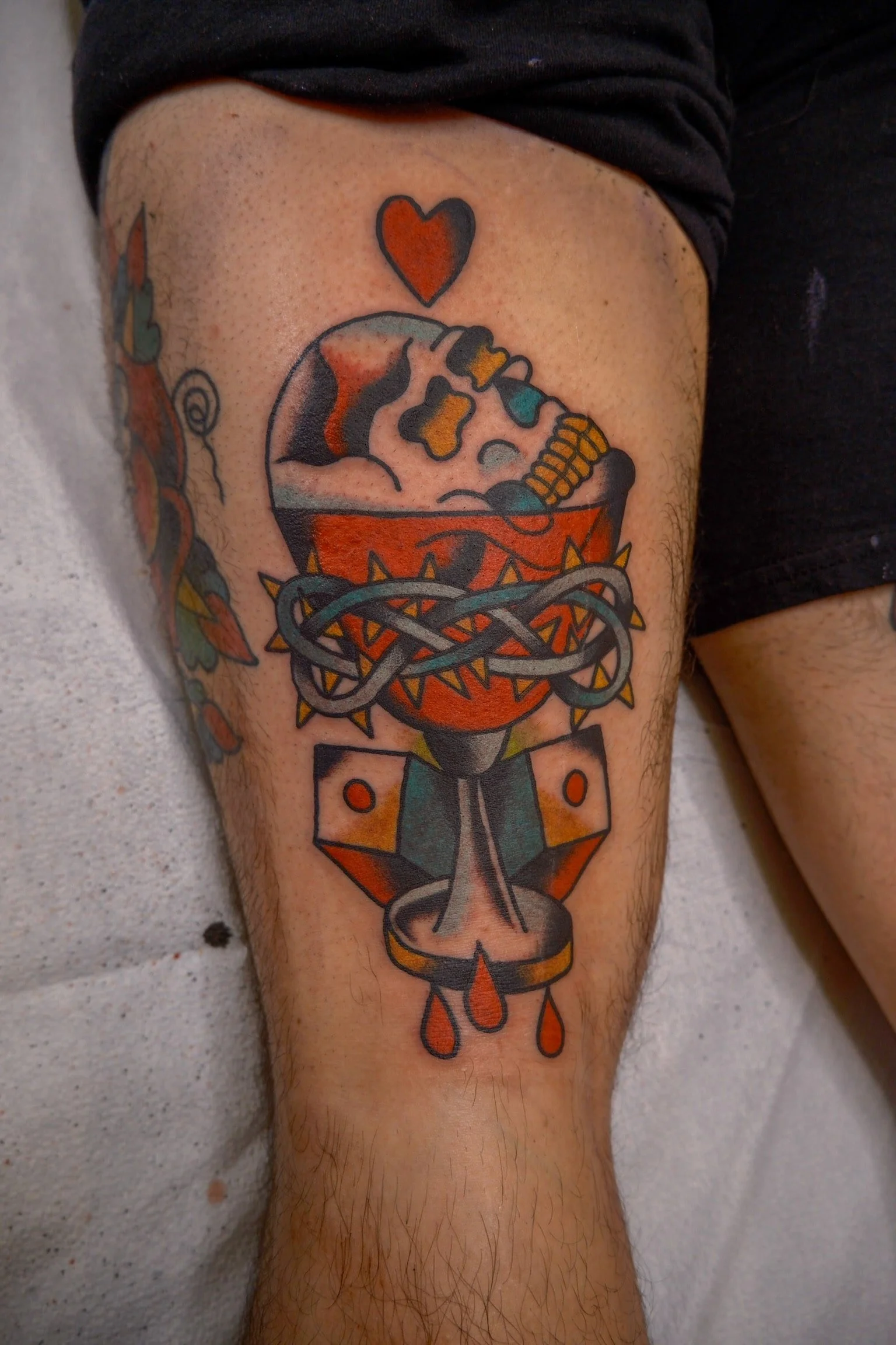 traditional-skull-chalice-barbed-wire-color-chicago-great-lakes-tattoo-min.jpg