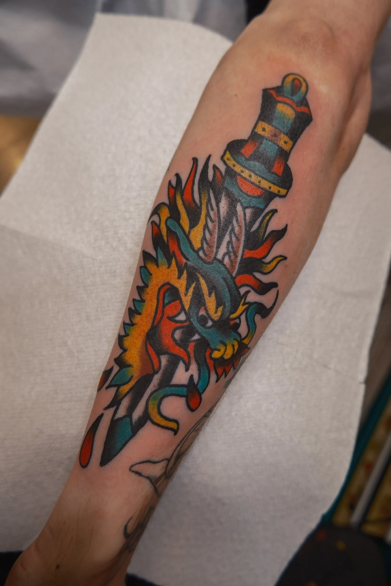 traditional-dragon-dagger-color-chicago-great-lakes-tattoo-min.jpg