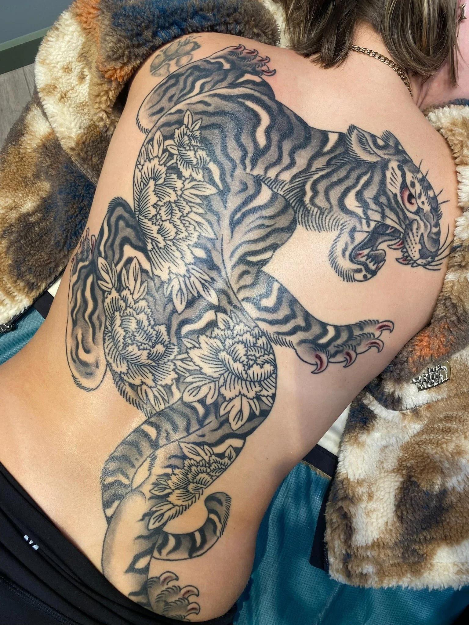 great-lakes-tattoo-chicago-black-and-grey-tiger-backpiece-tattoo-min.jpeg