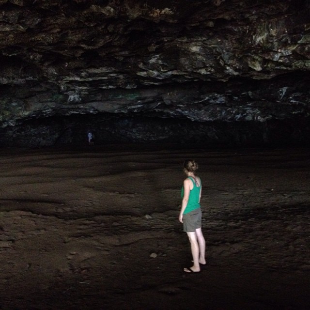 Dry cave near Ke'e beach by amystanden
