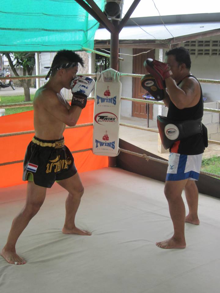 thai kickboxing.jpg