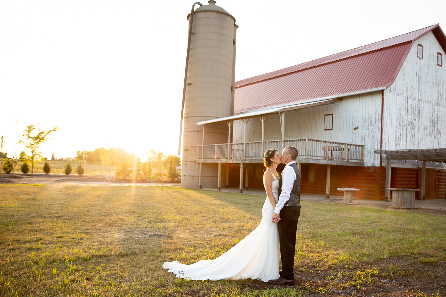 Wisconsin+Barn+Venue+at+Brighton+Acres+in+Oshkosh+Wisconsin+-+Whit+Meza+Photography.jpeg