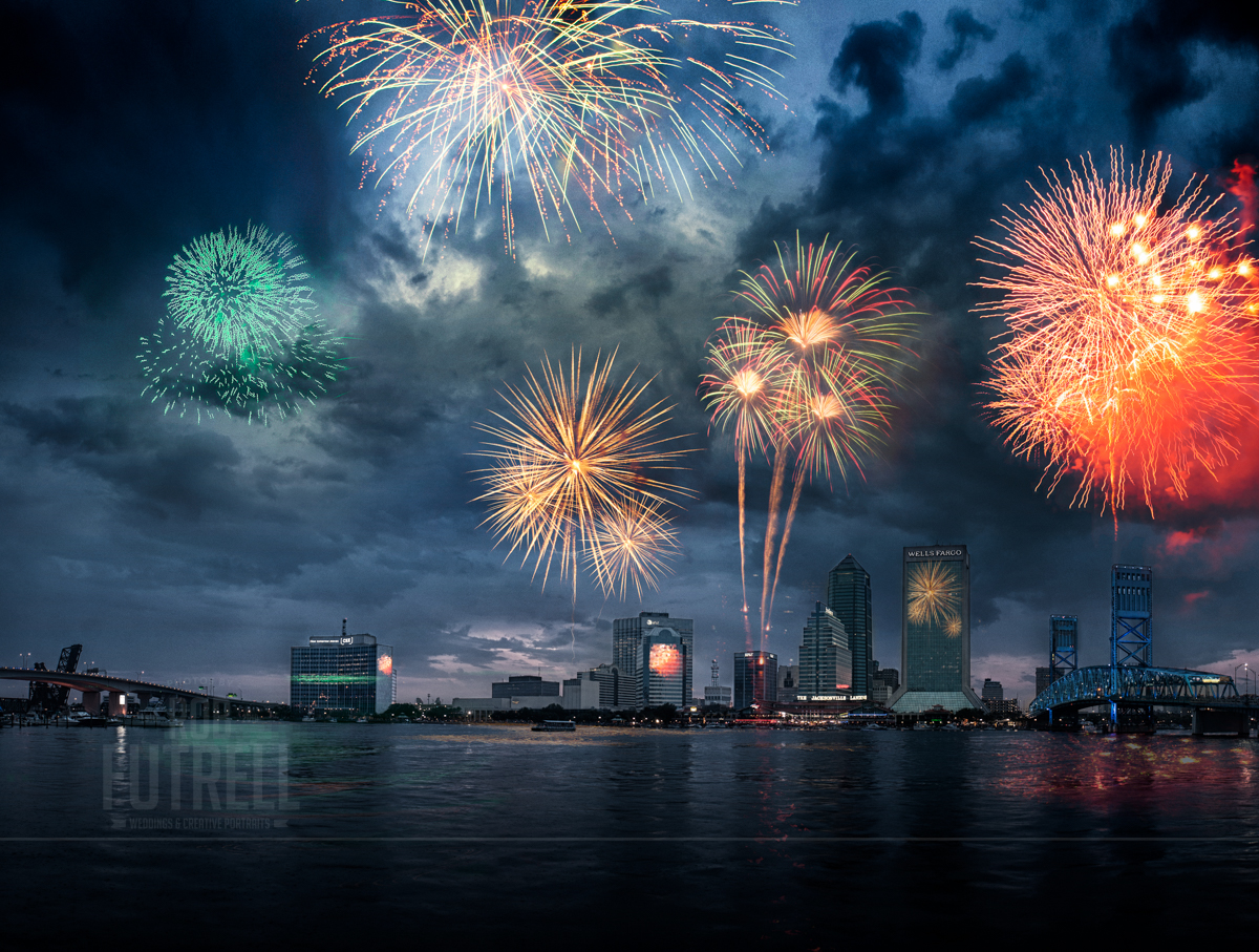 4th of July fireworks from Friendship fountain in Jacksonville, Florida. in 2011.