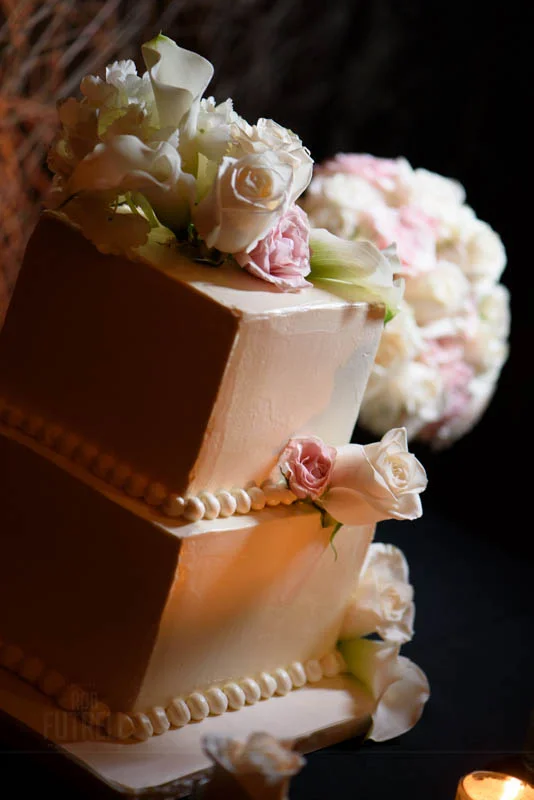 St-Augustine-Wedding-cake-Omphoy-Ocean-Resort-Tideline-Ocean-Resort-Photos-by-Rob-Futrell