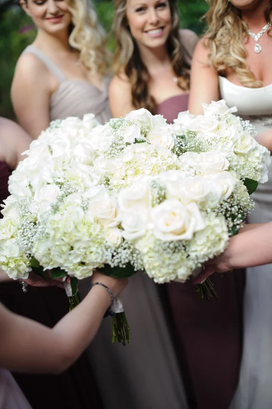 St-Augustine-Wedding-Flowers-White-Room-Photos-By-Rob-Futrell