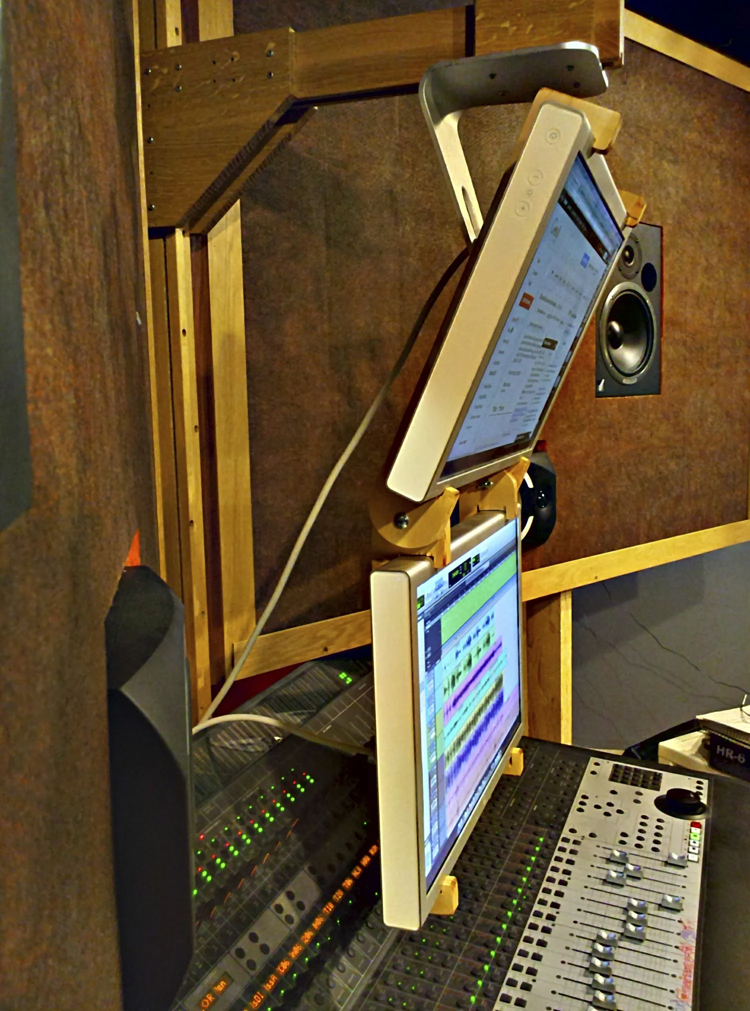 Stacked Dual Monitor — Nick Fournier