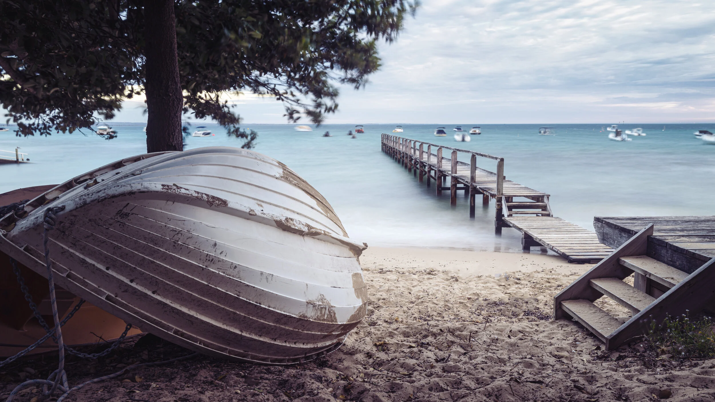 Portsea front beach early am LE boat and pier.jpg