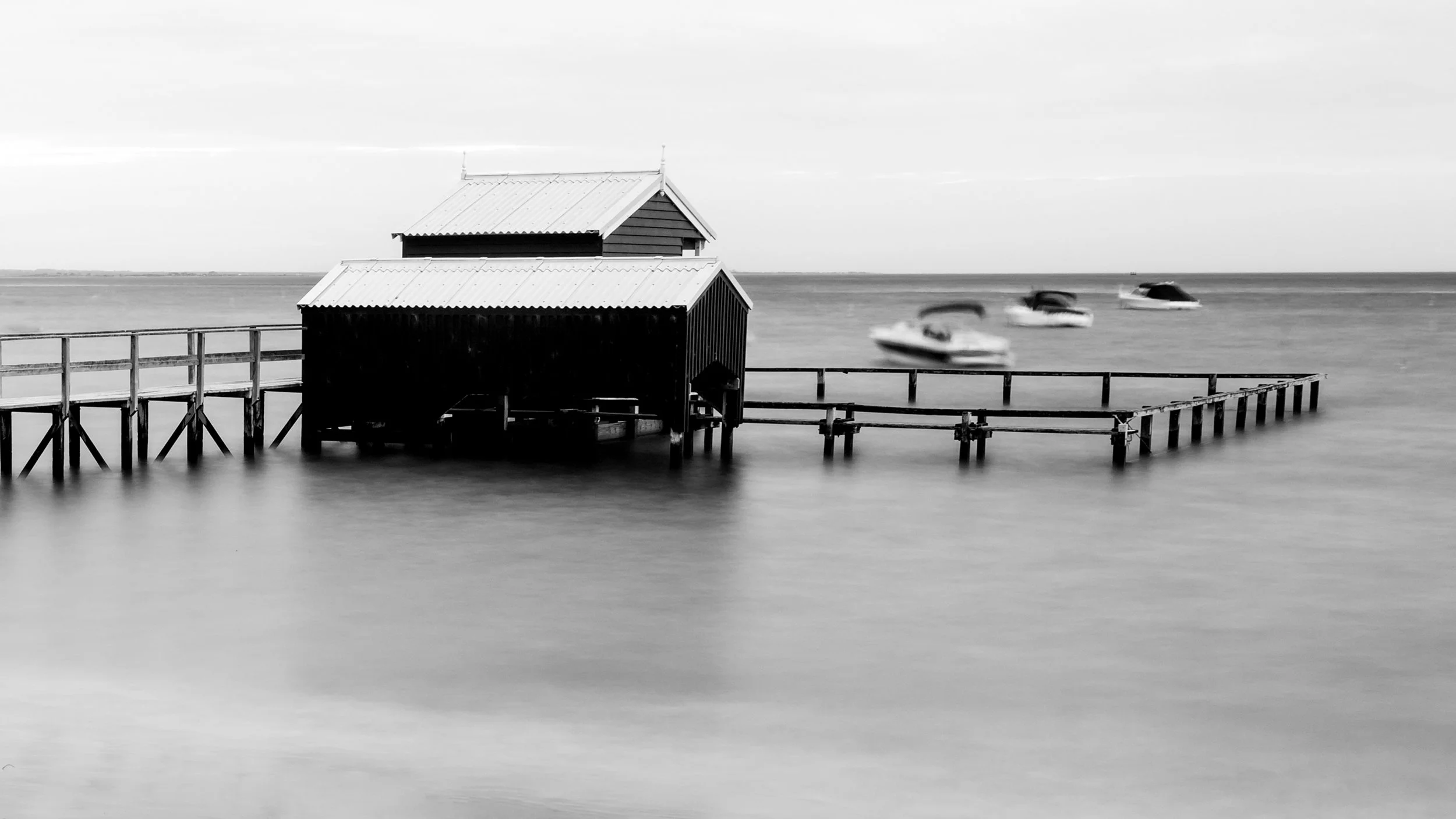 2023_Portsea front beach bnw_dhs.jpg