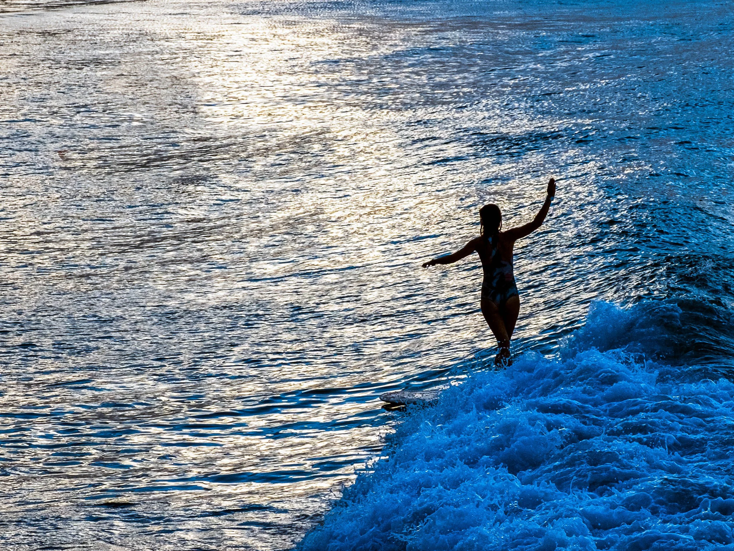 Noosa dancing surf.jpg