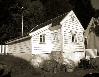 finahuset fra sjøen.jpg
