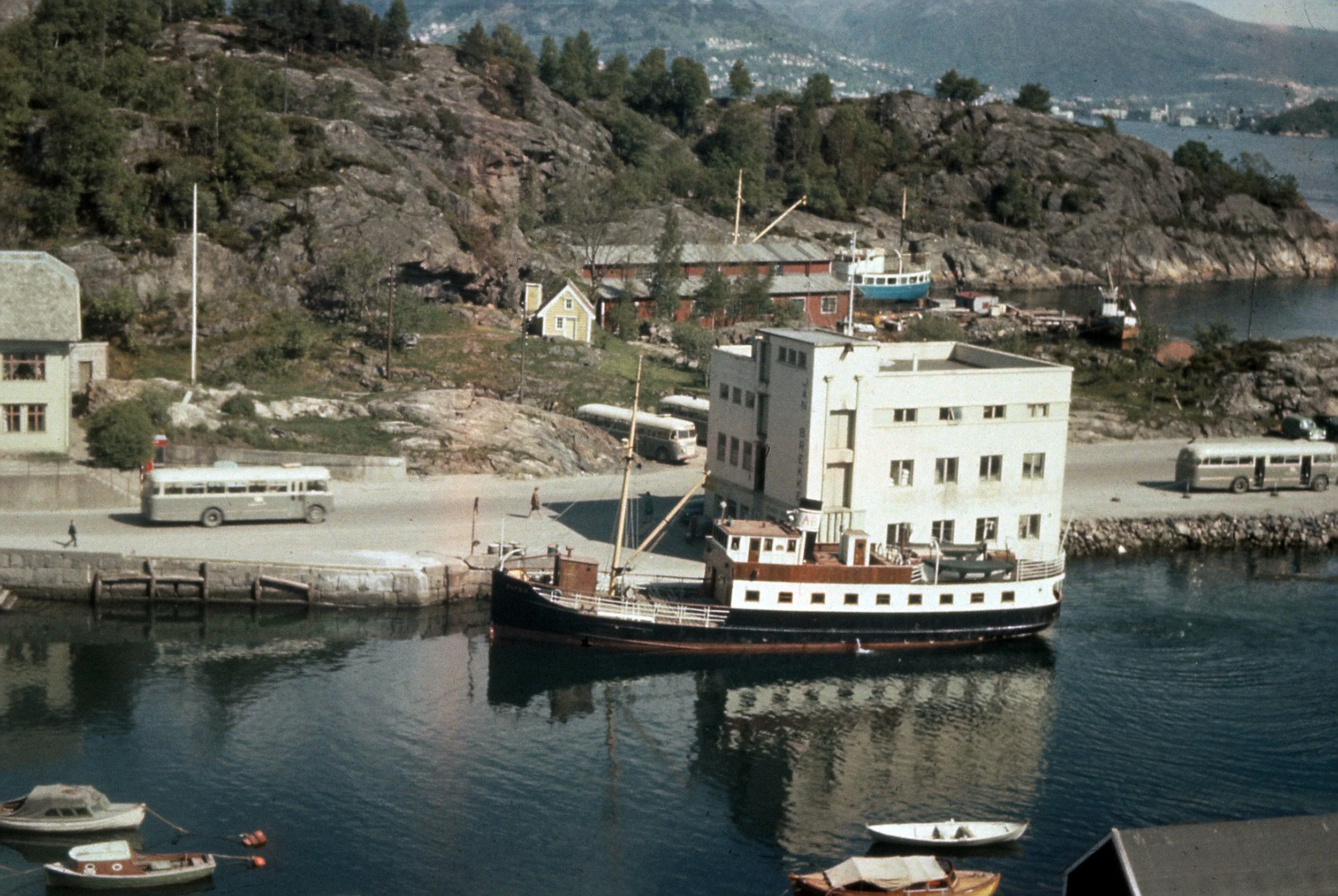 "Alfen" ved kai i Kleppestø i 1961.