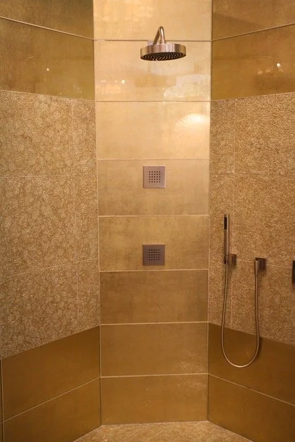 ANNA'S GOLD shower 2.jpeg