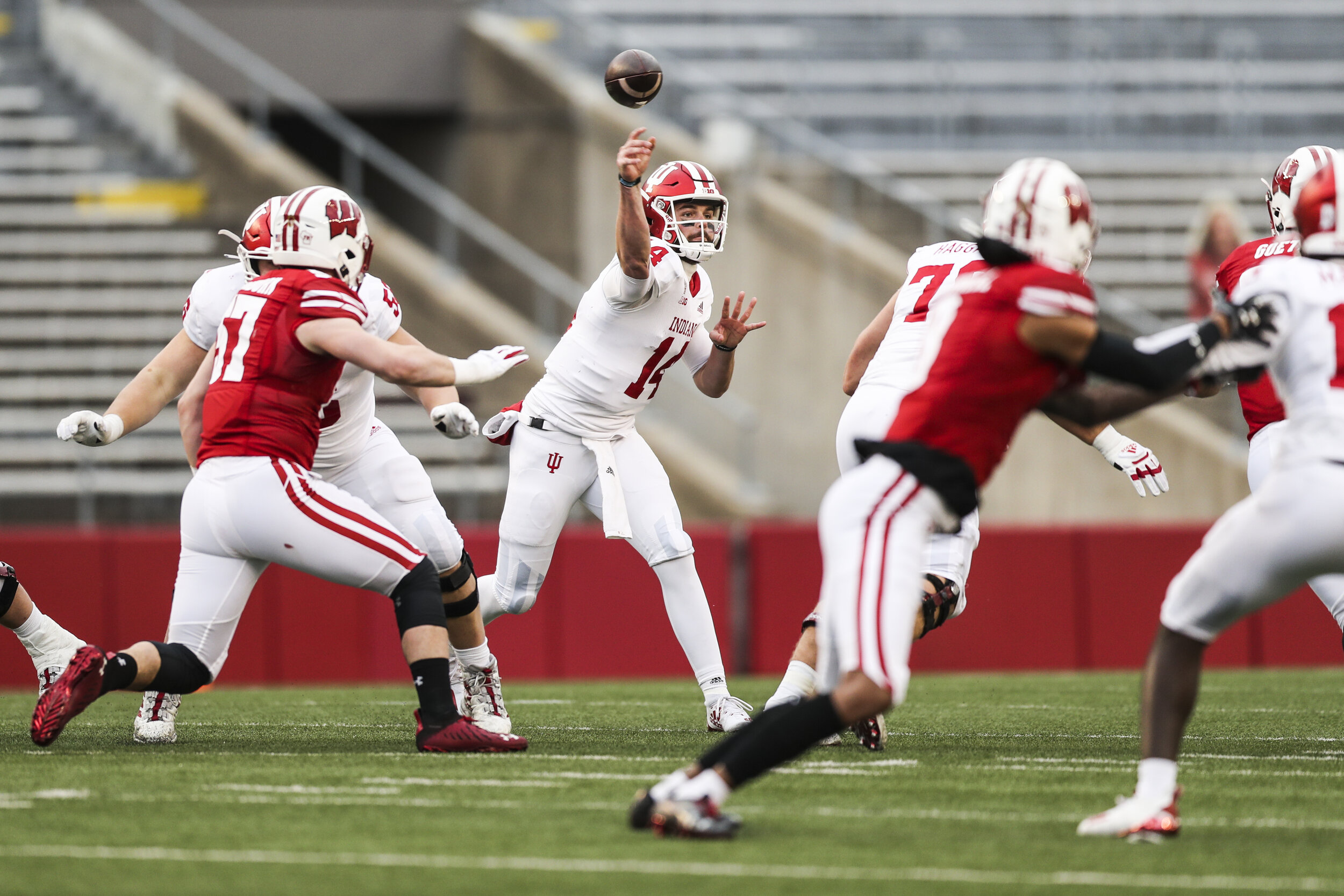  12 Hoosiers Win At 16 Badgers For Historic 6 1 Start Hoosier Huddle