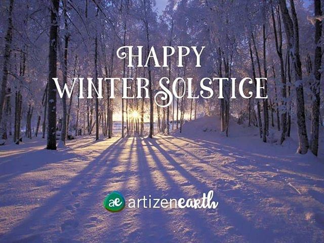 Happy solstice! ❄️☃️As the first day of winter, today is a point of change and transition. The shortest day of the year. Its nice to be reminded of the balance of seasons. What do you love about winter?
...
Snowfall?
...
Cozy blankets by a fire?
...
