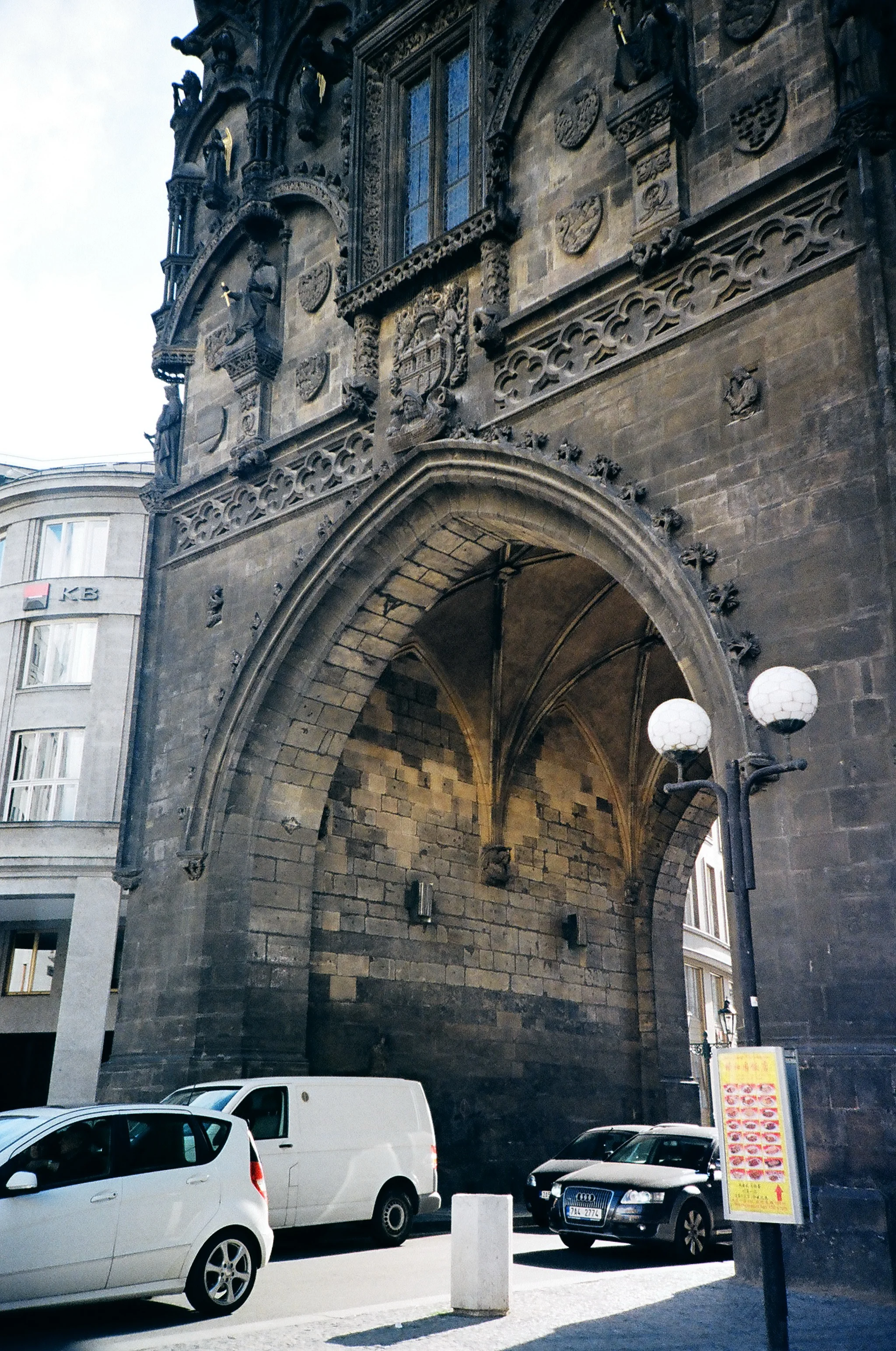 53060004-b.jpg