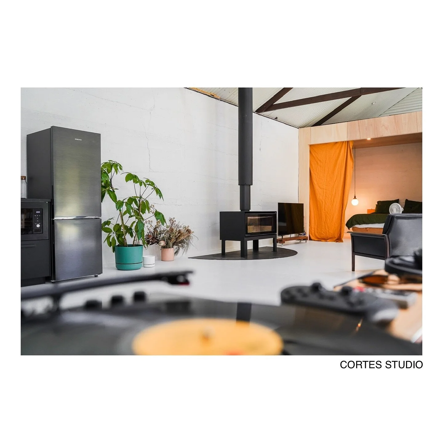 Cortes Studio

1 bedroom Studio
BnB short term rental
Dm for bookings
.
Located In Gapsted Vic.
.
.
.
.
Photos by @thekback 
Designed by Ronaldo Cortes