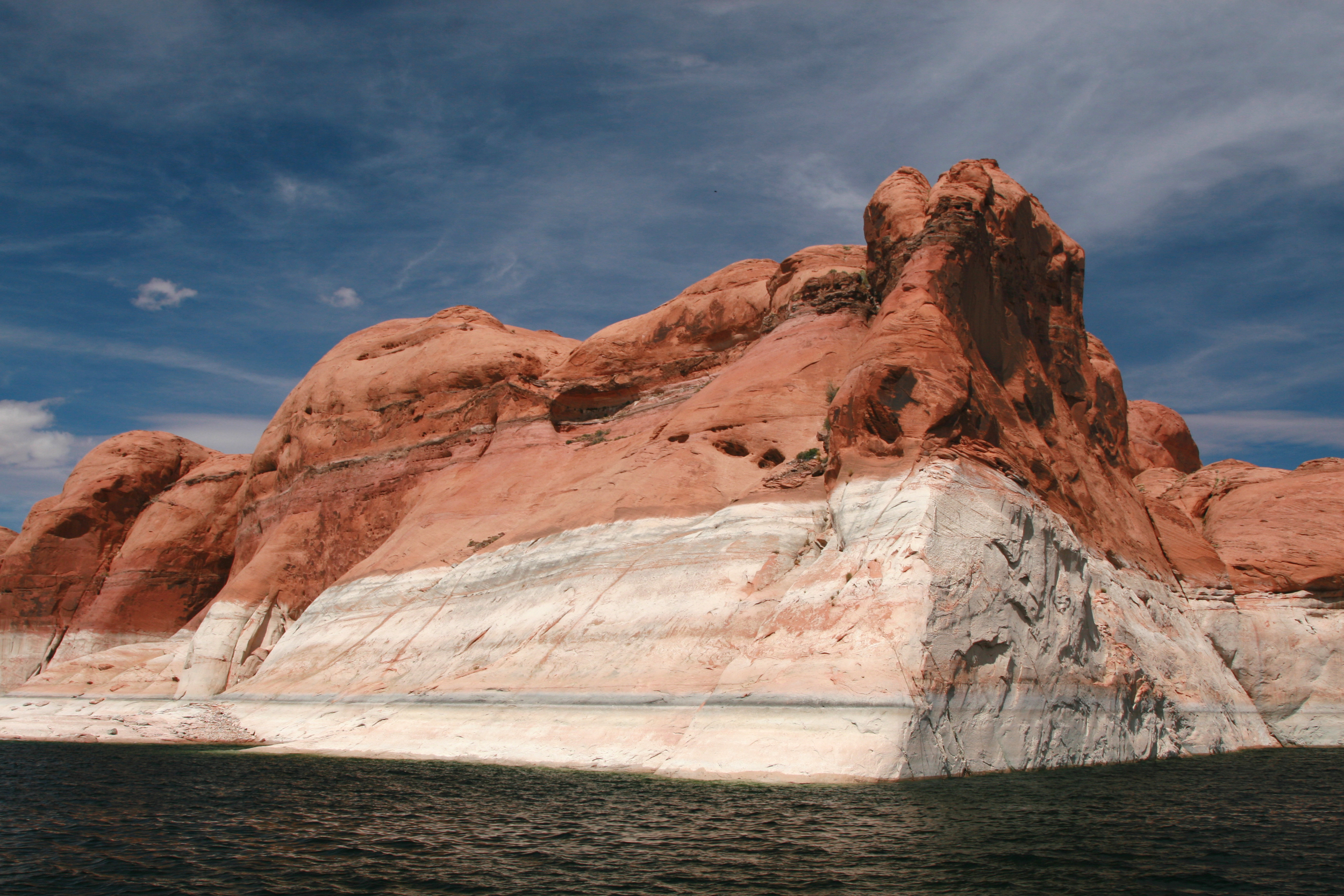 Bathtub ring on Lake Powell in the Glen Canyon National Recreation Area straddling the Utah and Arizona border. 