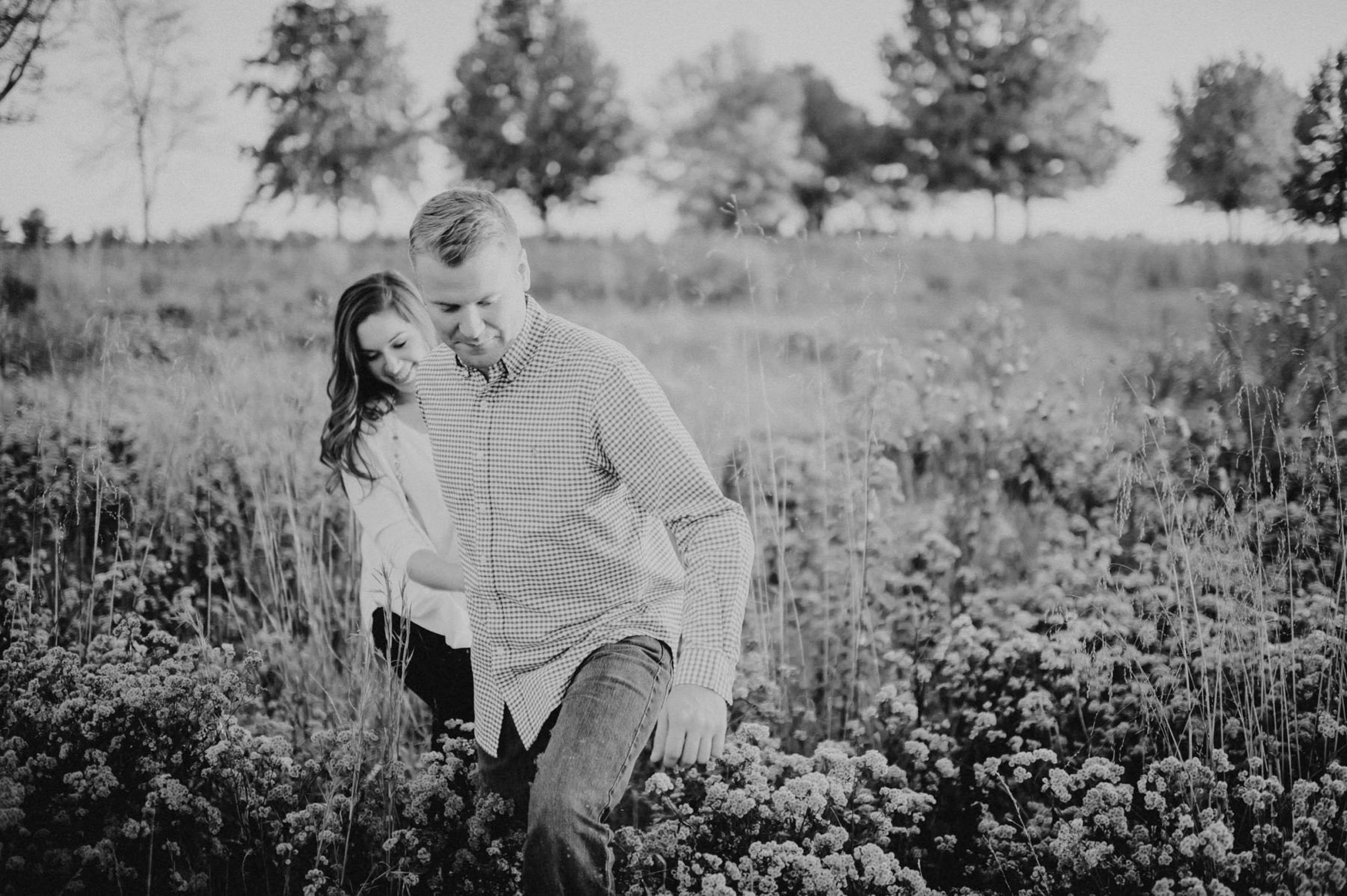 valley-forge-park-engagement-session-19.jpg