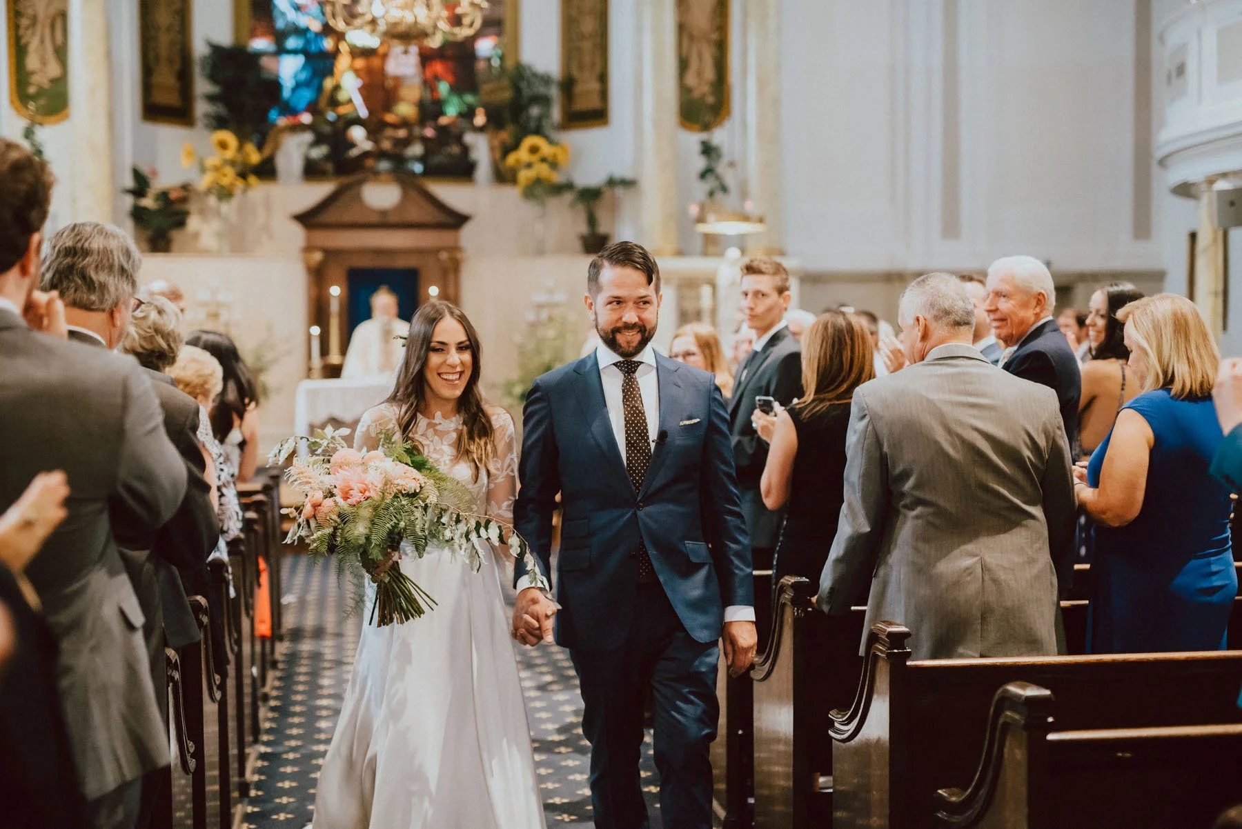 olde-bar-historic-bookbinders-wedding-63.jpg