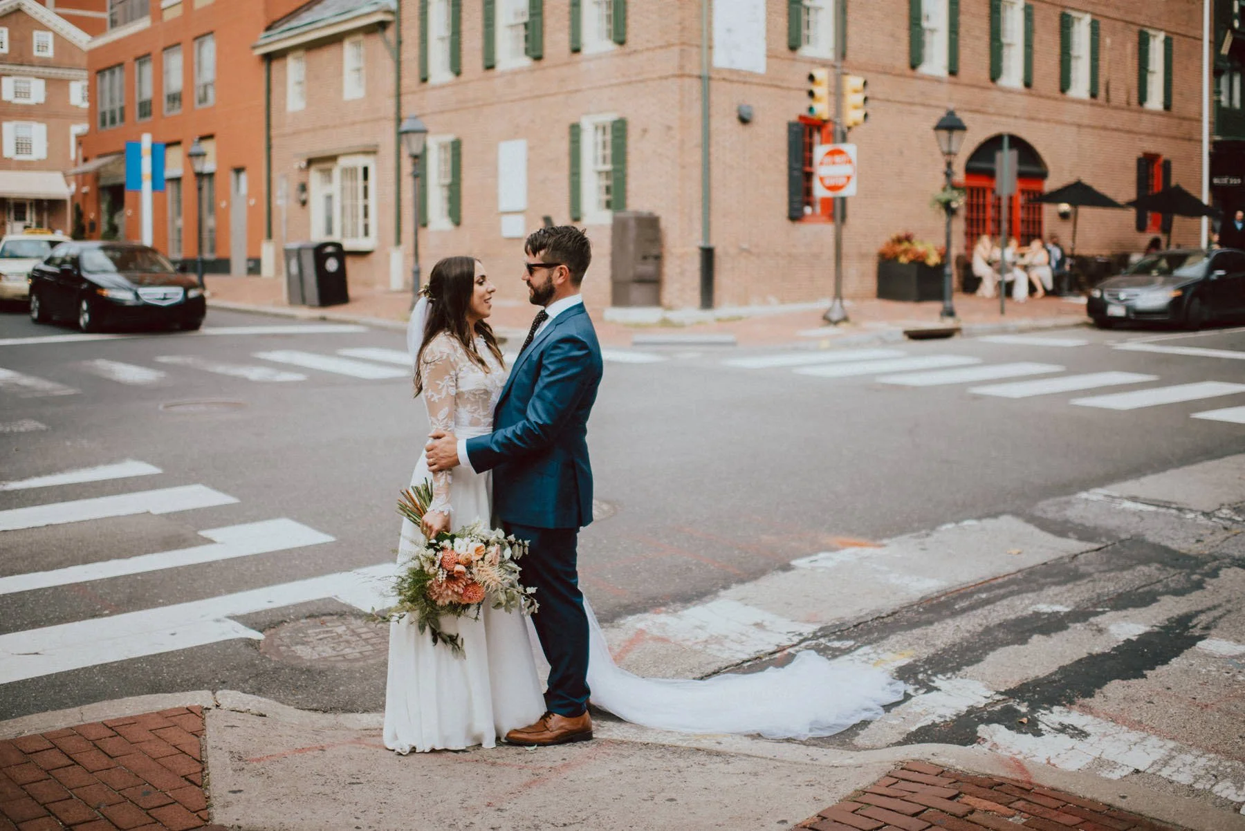 olde-bar-historic-bookbinders-wedding-118.jpg