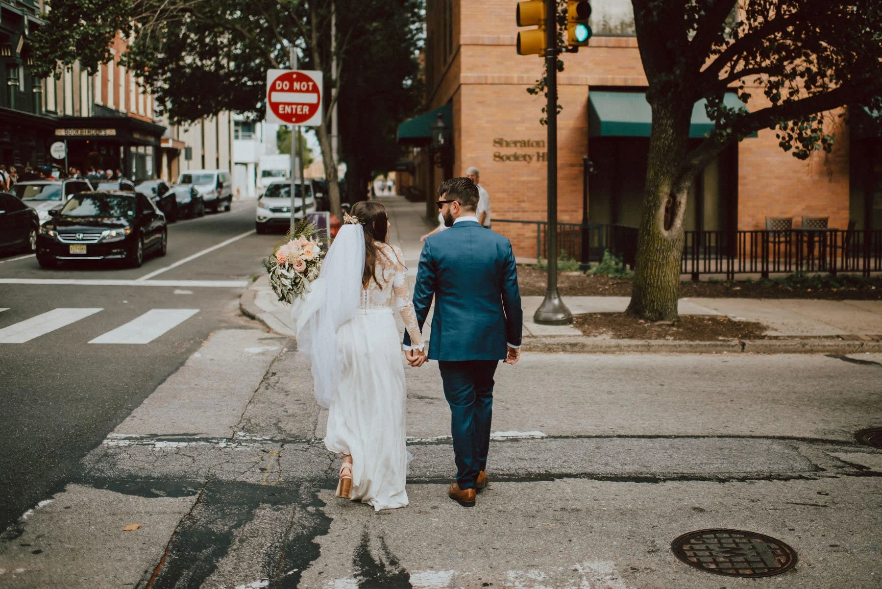 olde-bar-historic-bookbinders-wedding-121.jpg