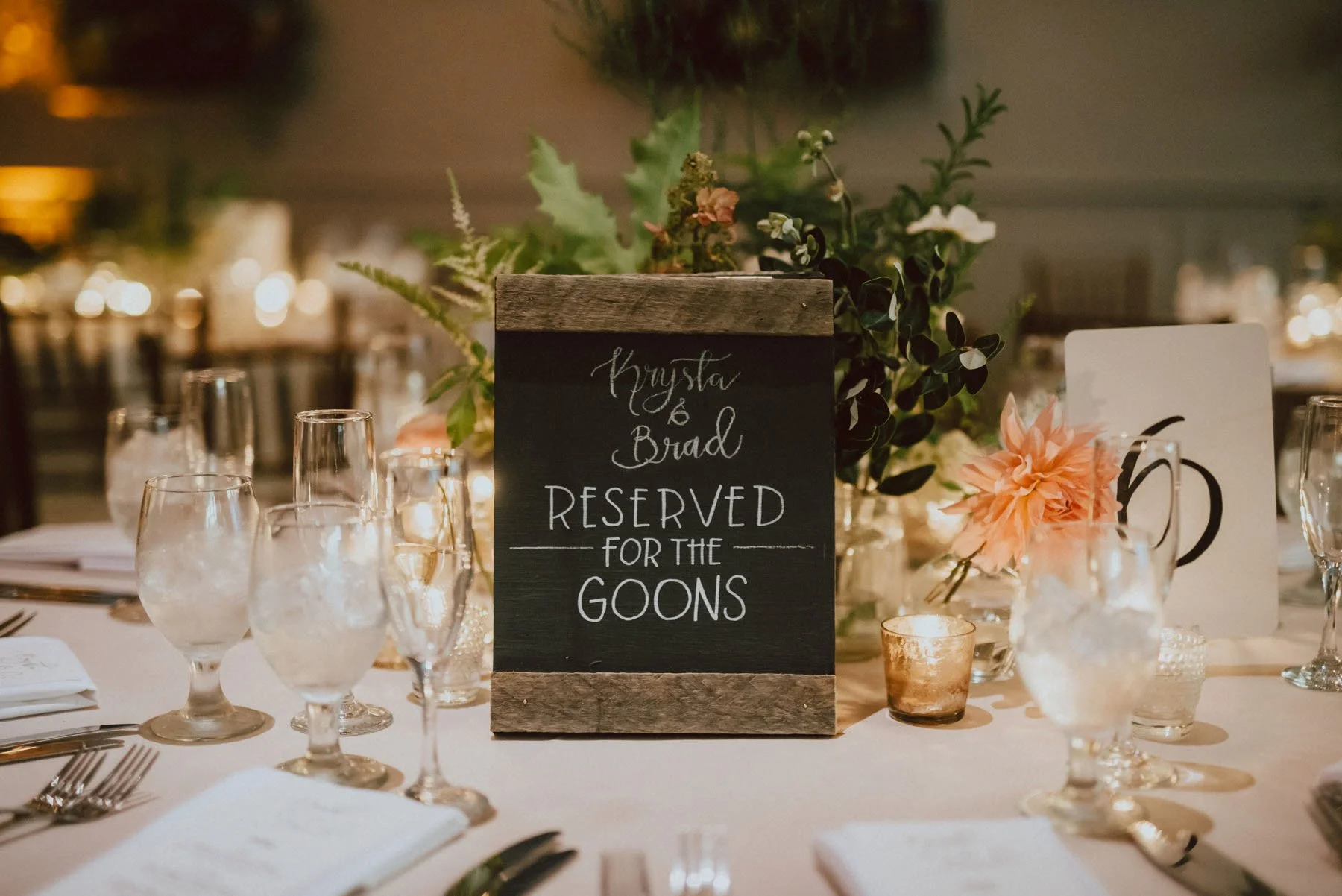 olde-bar-historic-bookbinders-wedding-145.jpg