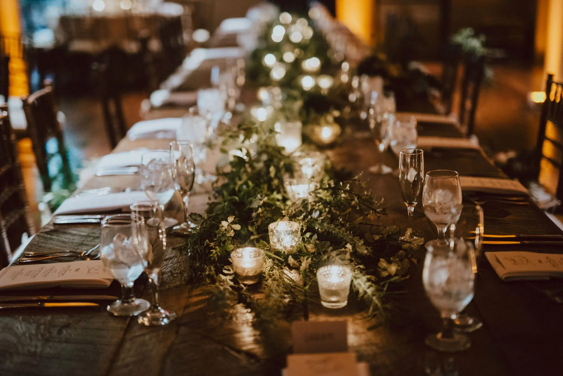olde-bar-historic-bookbinders-wedding-148.jpg