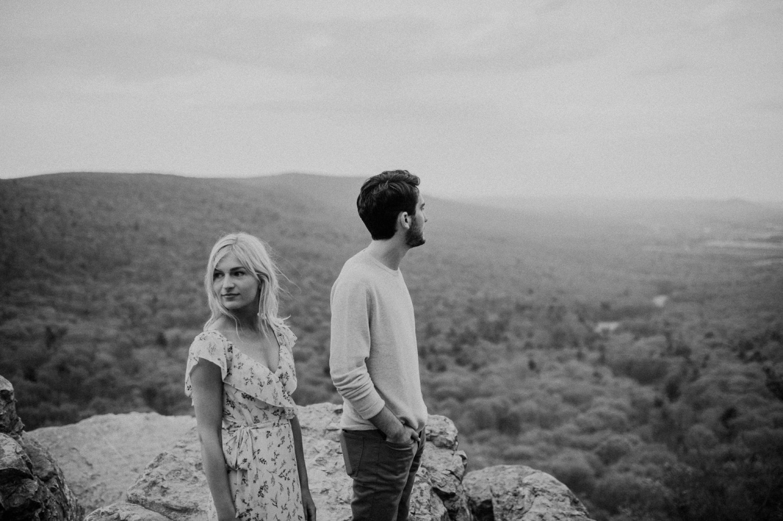 hawk_mountain_engagement_session-5.jpg