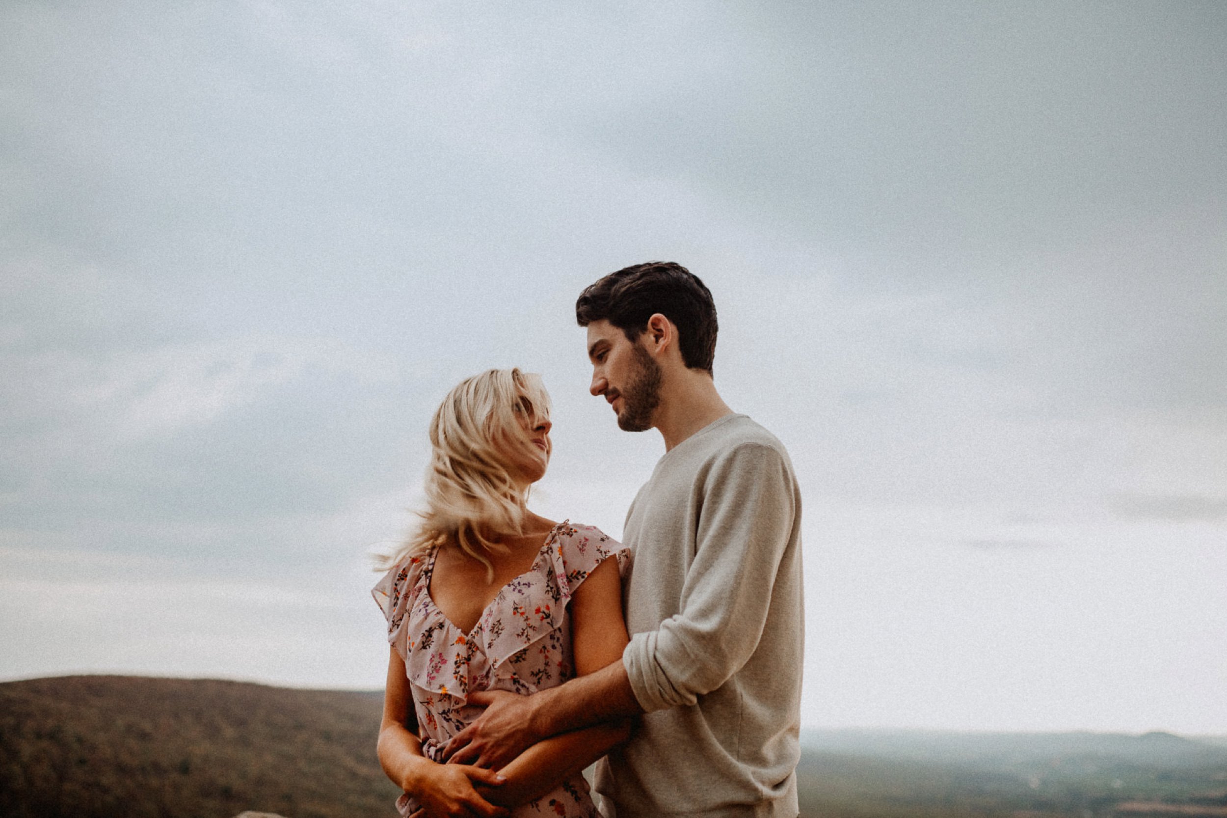 hawk_mountain_engagement_session-39.jpg