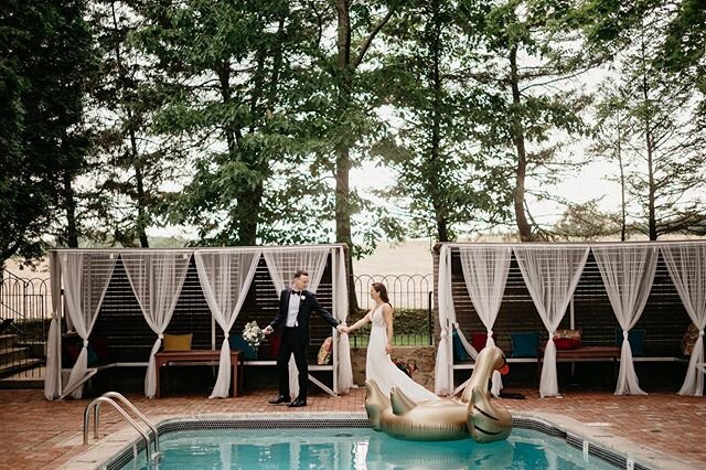 Poolside Hotel Du Village 🩲👙🦢