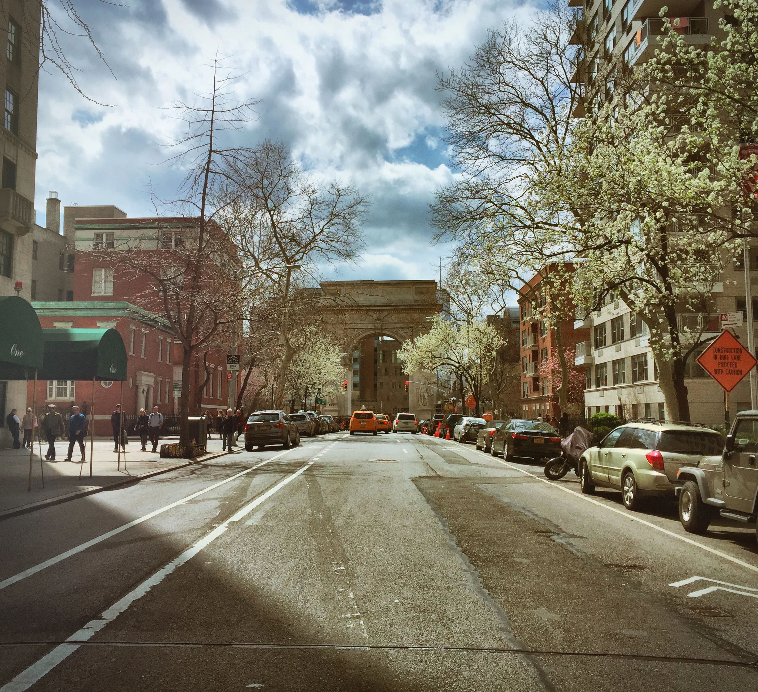 washington square park from fifth avenue