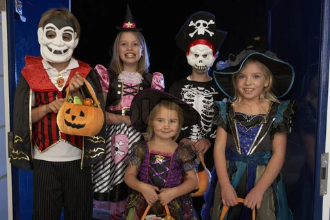 halloween kids.jpg
