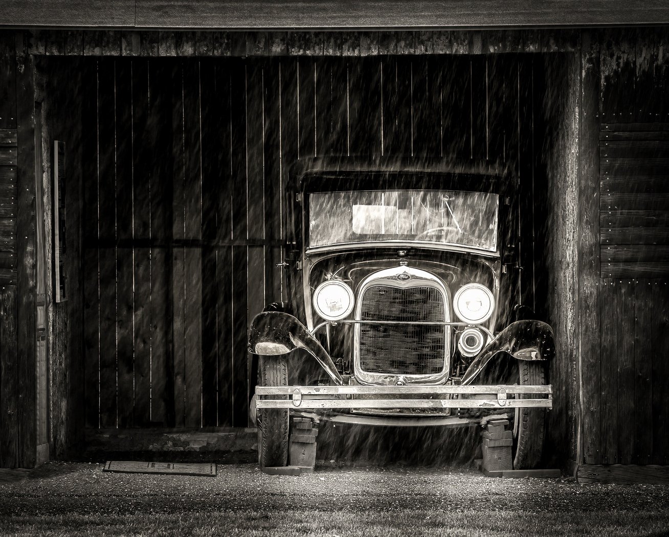 In The Rain With The Lights On,	Brian Fesko, Cowtown Camera Club, 1 HM