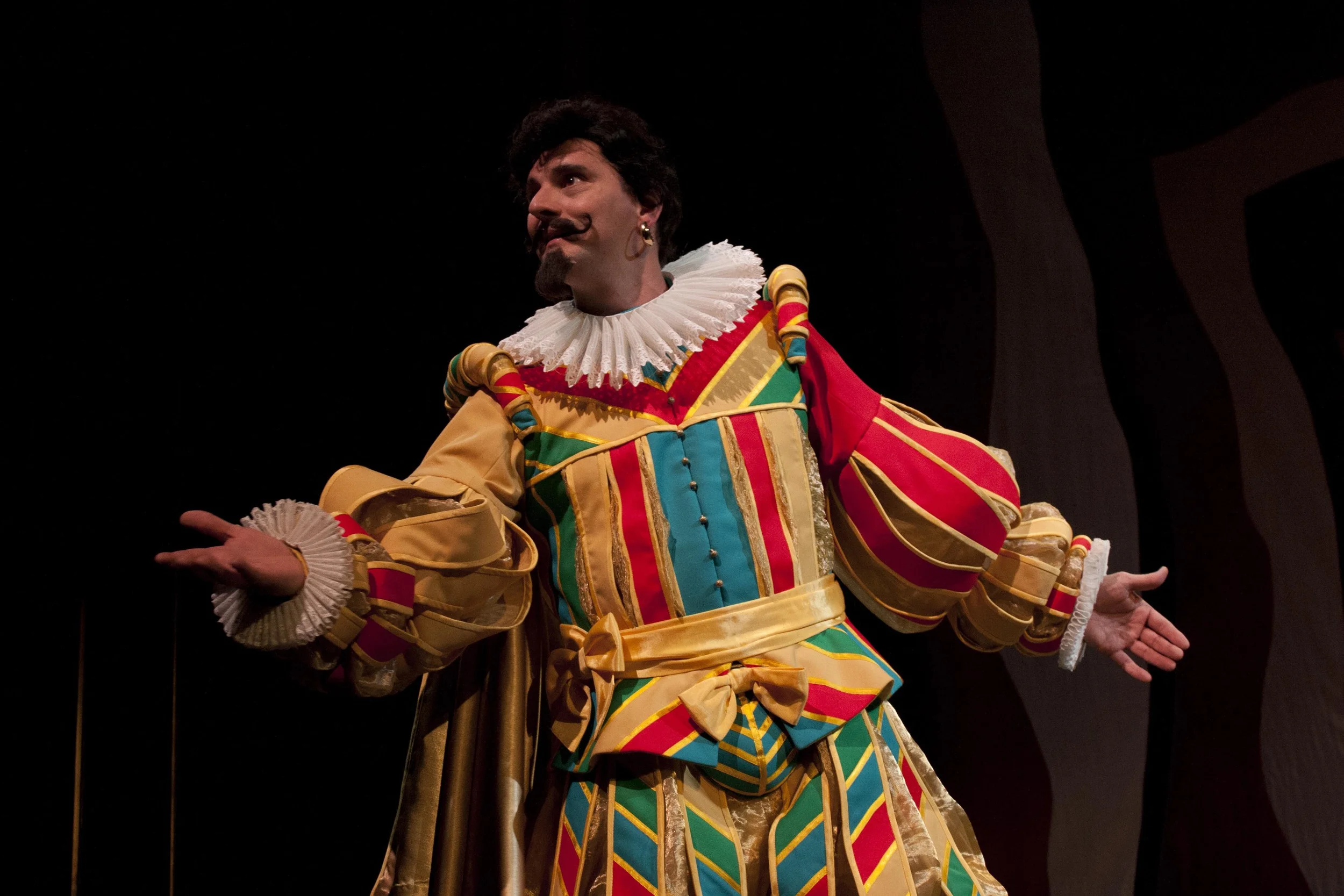 Costumes-6.jpg