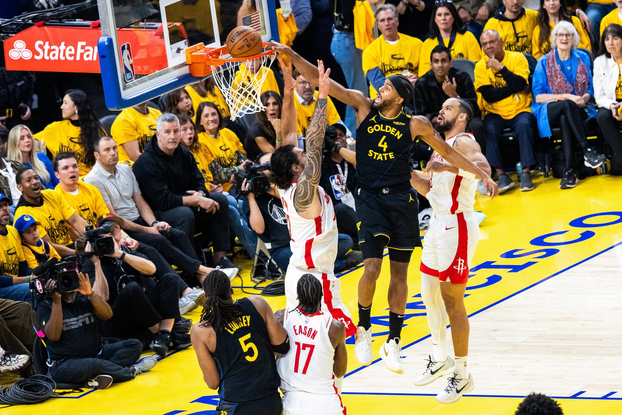 Moses Moody (4) of the Warriors reaches for the hoop during a game between the Golden State Warriors and the Houston Rockets at Chase Arena on Friday, May 2, 2025. (Amanda Andrade-Rhoades/The San Francisco Standard)