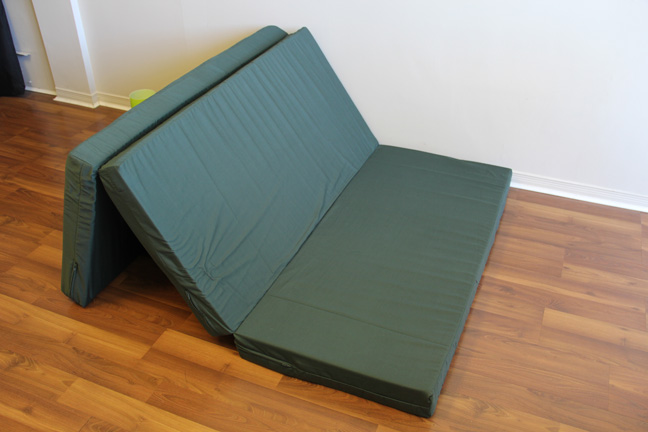 Unfold a mattress