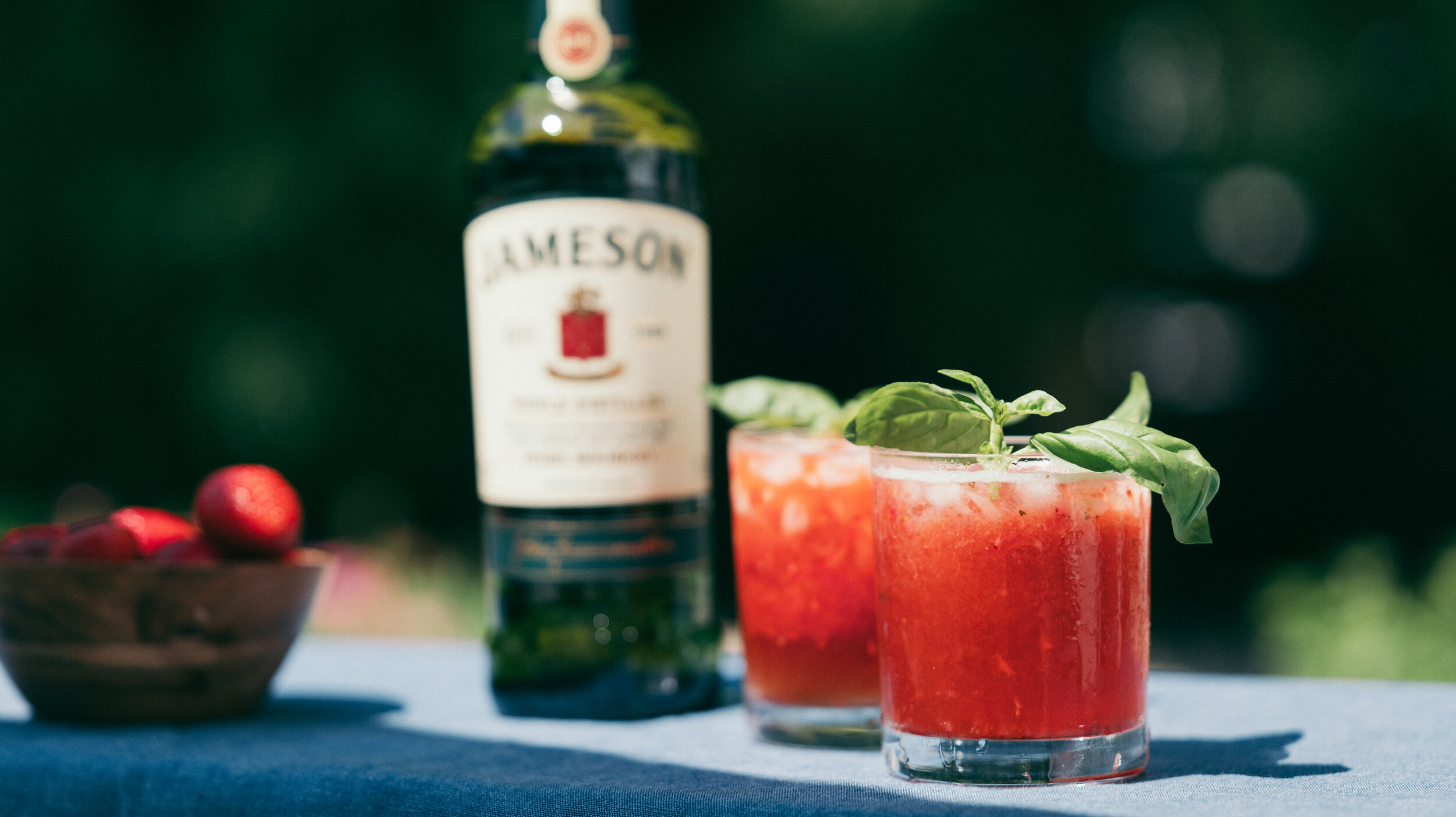 JAM_F21_SummerSocialShoot_Cocktail_UNCROPPED_Strawberry-Basil-Irish-Mule-1023958.jpg