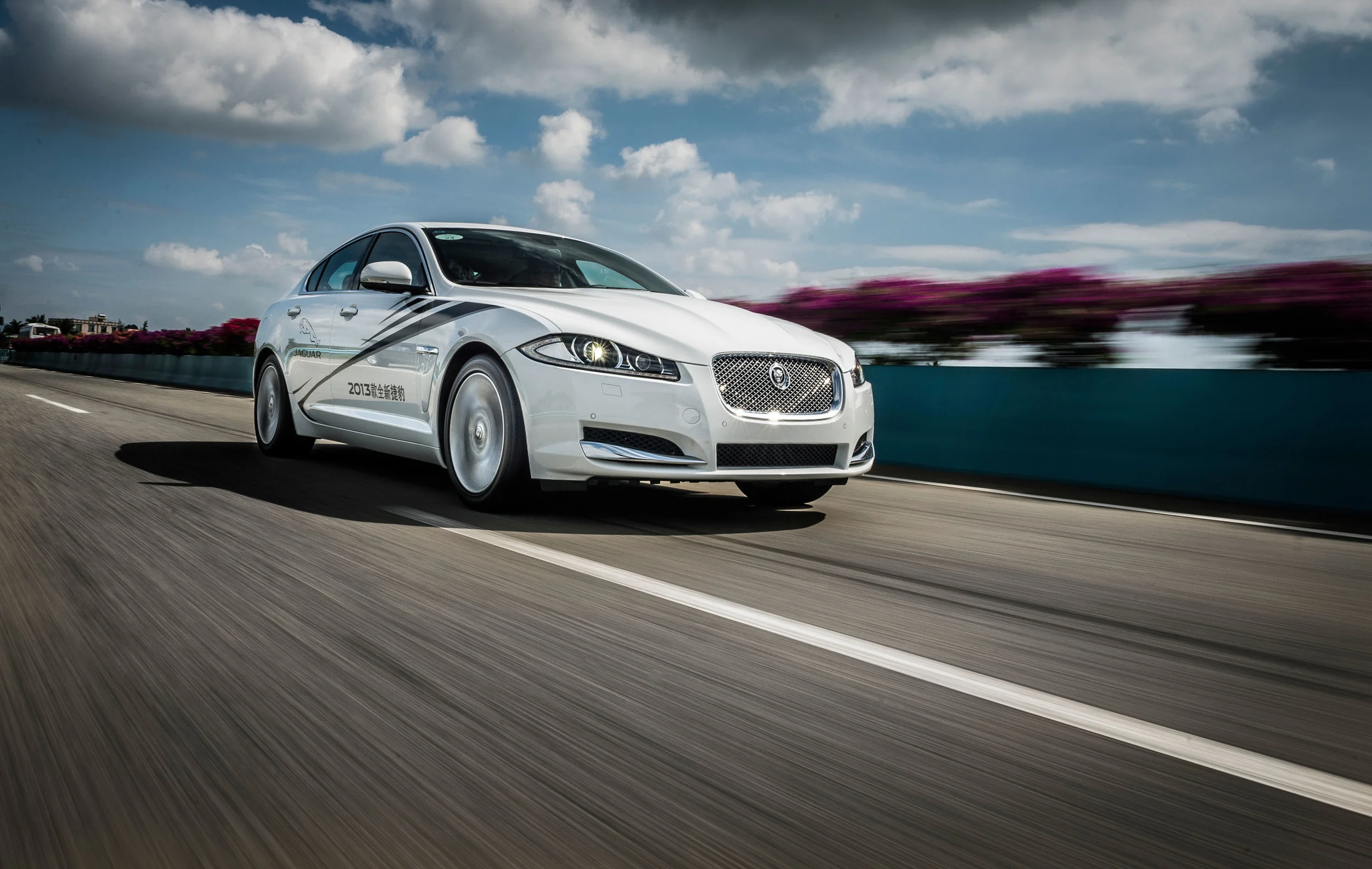 Jaguar_Sanya_2012_car_shot_day_002-3.jpg