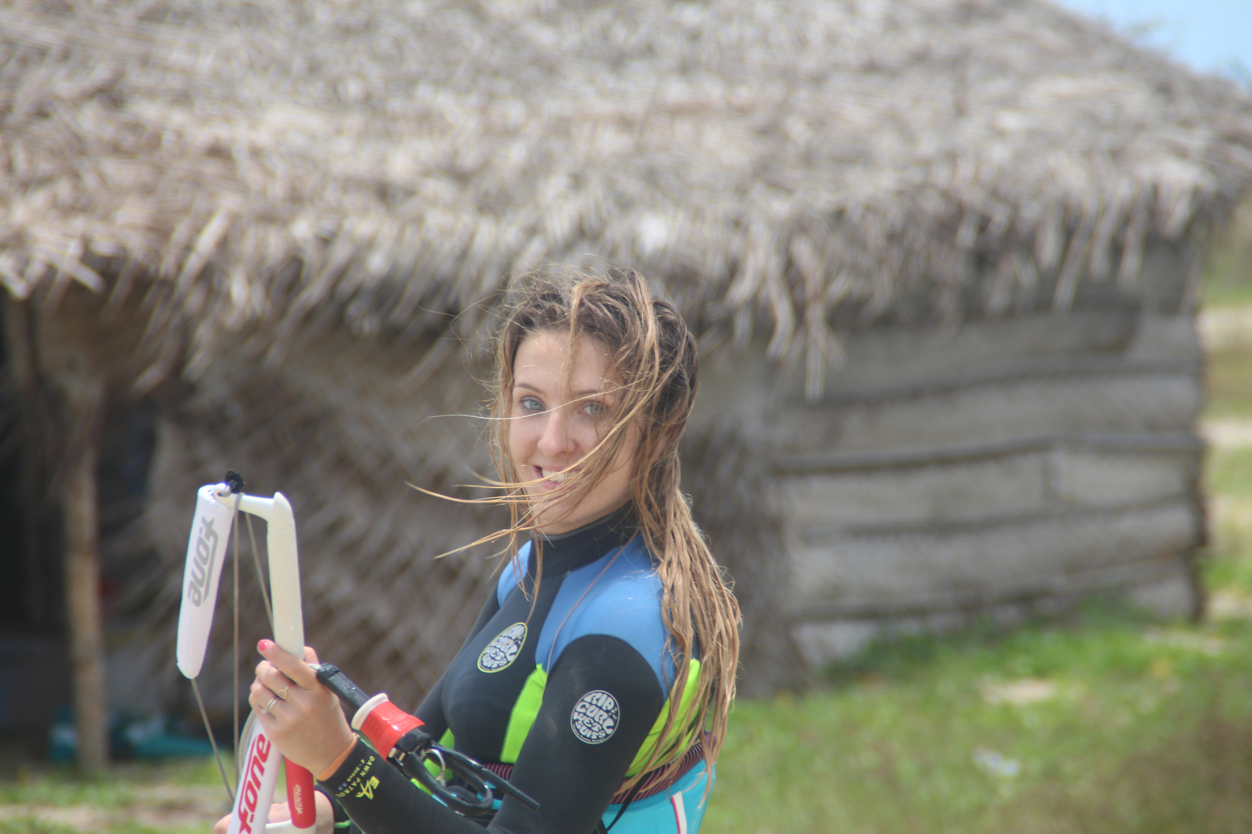 Enjoy_kiteurfing_Sri_Lanka.jpg